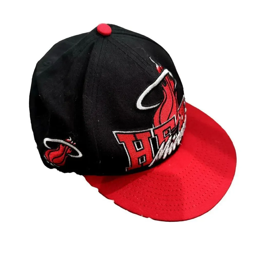 NBA Hardwood Classics Miami Heat New Era Embroidery Snapback Cap in Red, Size OS